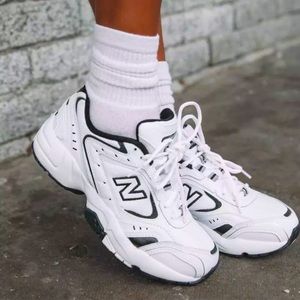 New Balance 452 Black and White Size 7.5